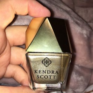 Gold metallic kendra polish